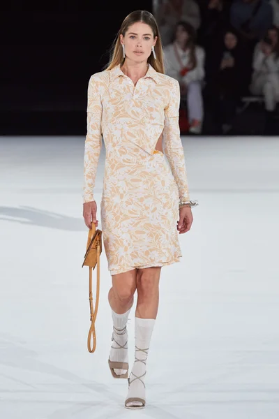 Look 15